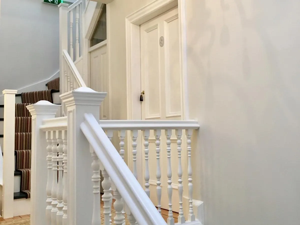 Antler Guest House Edinburgh